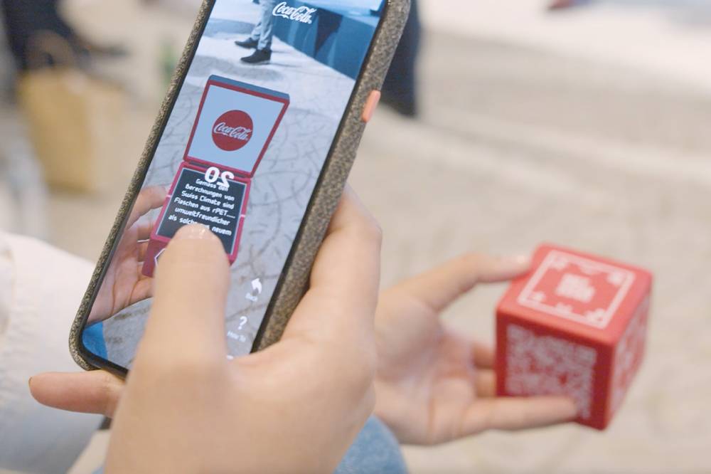 Coca-Colas rPet-Innovation via AR überraschend inszeniert